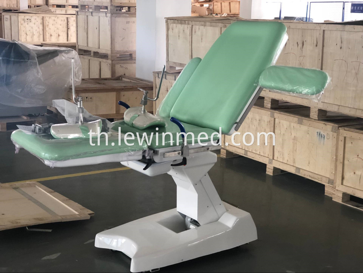 Obstetric delivery table